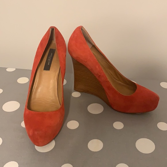 Ann Taylor Suede Wedges Red with wood heel 7.5 - Picture 4 of 10